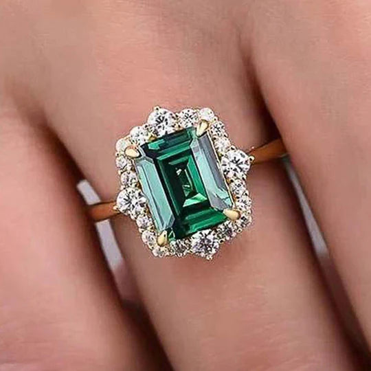 Queen Agate Emerald Ring