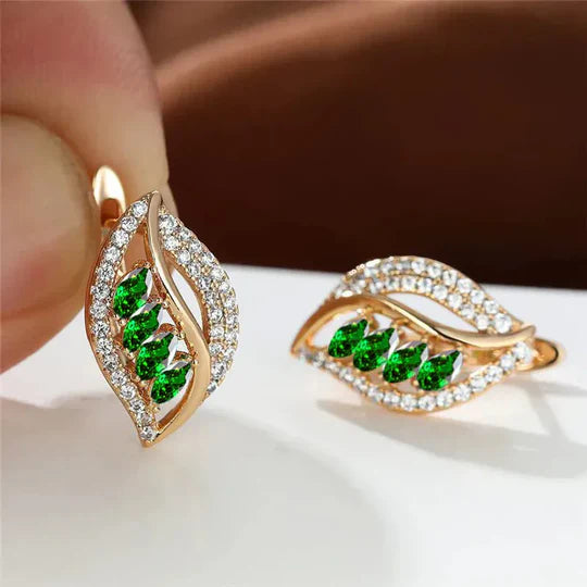Pendientes de hoja esmeralda de Katarina