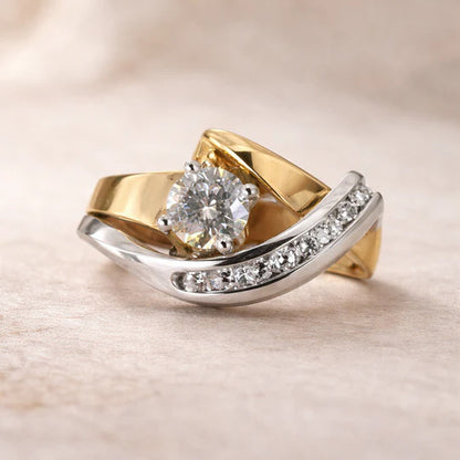 Elegant two-tone Ring with Cubic Zirconia.