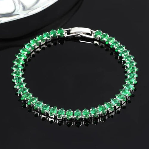 Bracelet with emerald stones