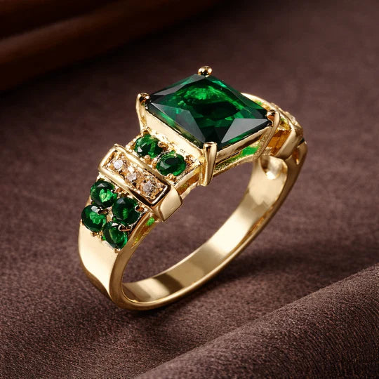 Anillo de esmeralda deslumbrante