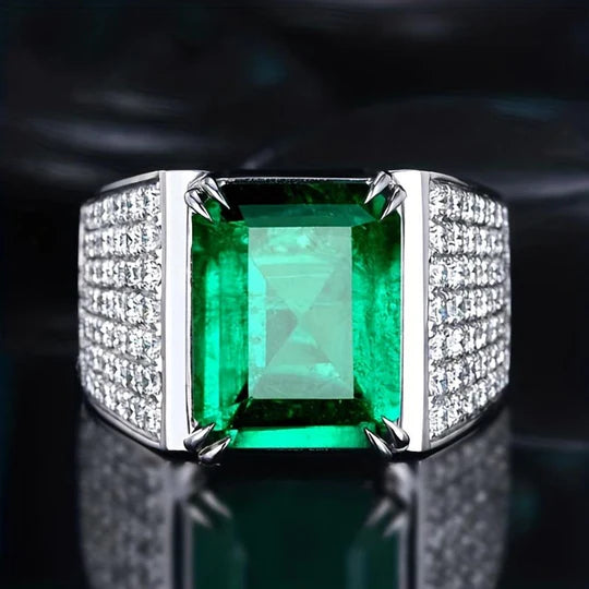 Elsa Ring with Emerald and Diamonds