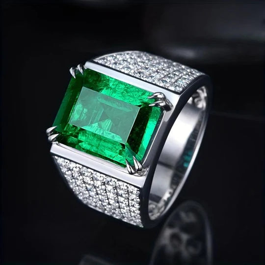 Elsa Ring with Emerald and Diamonds