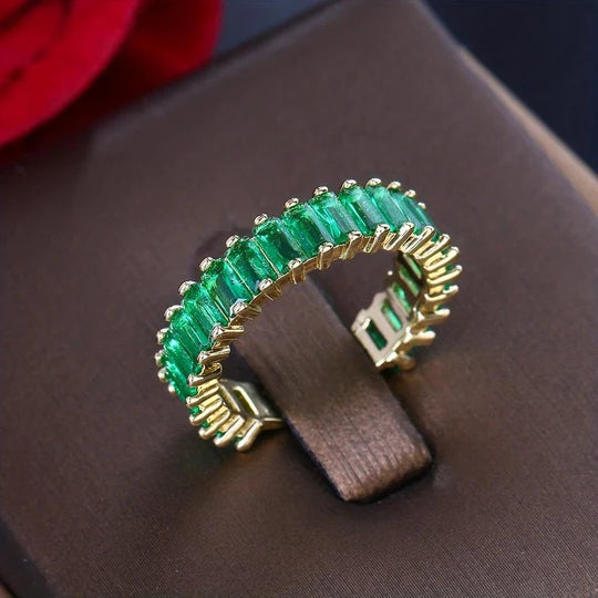 Anillo de oro y esmeraldas