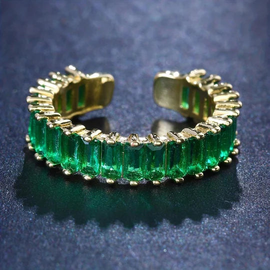 Anillo de oro y esmeraldas