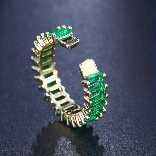 Anillo de oro y esmeraldas