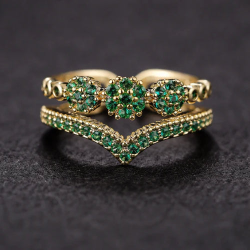 Gold Ring with Emerald sparkle.
