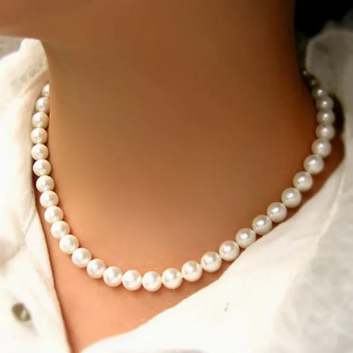 Collar de perlas retro atemporal