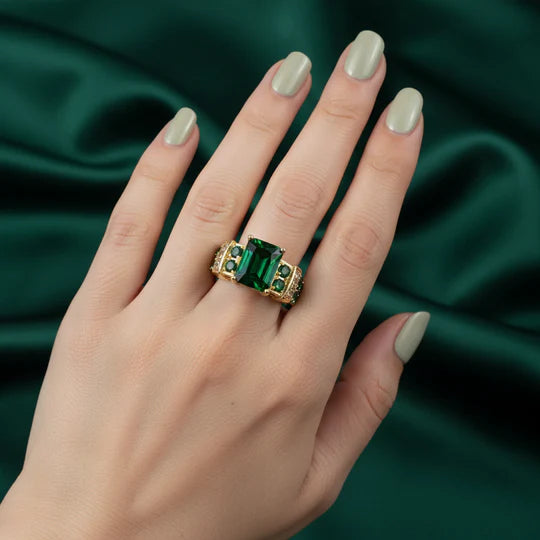 Anillo de esmeralda deslumbrante