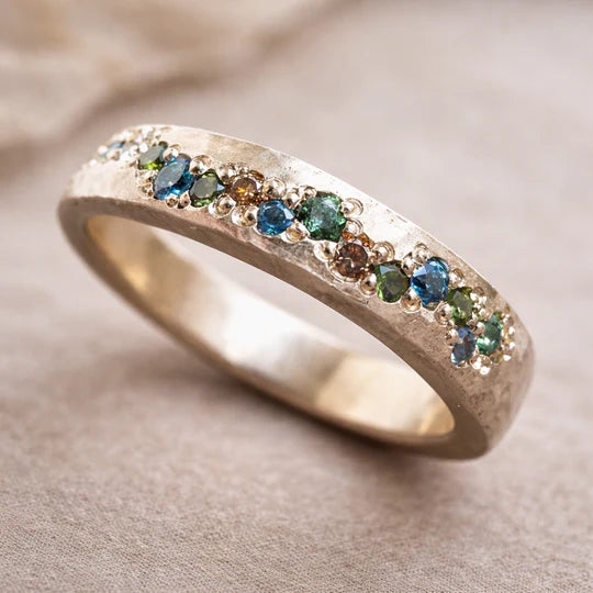 Elegant Silver Ring with Cubic Zirconia.