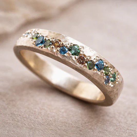 Elegant Silver Ring with Cubic Zirconia.