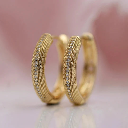 Vintage gold earrings with an Elegant design.